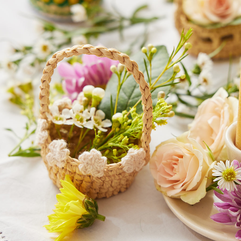 Mini Basket White Flowers