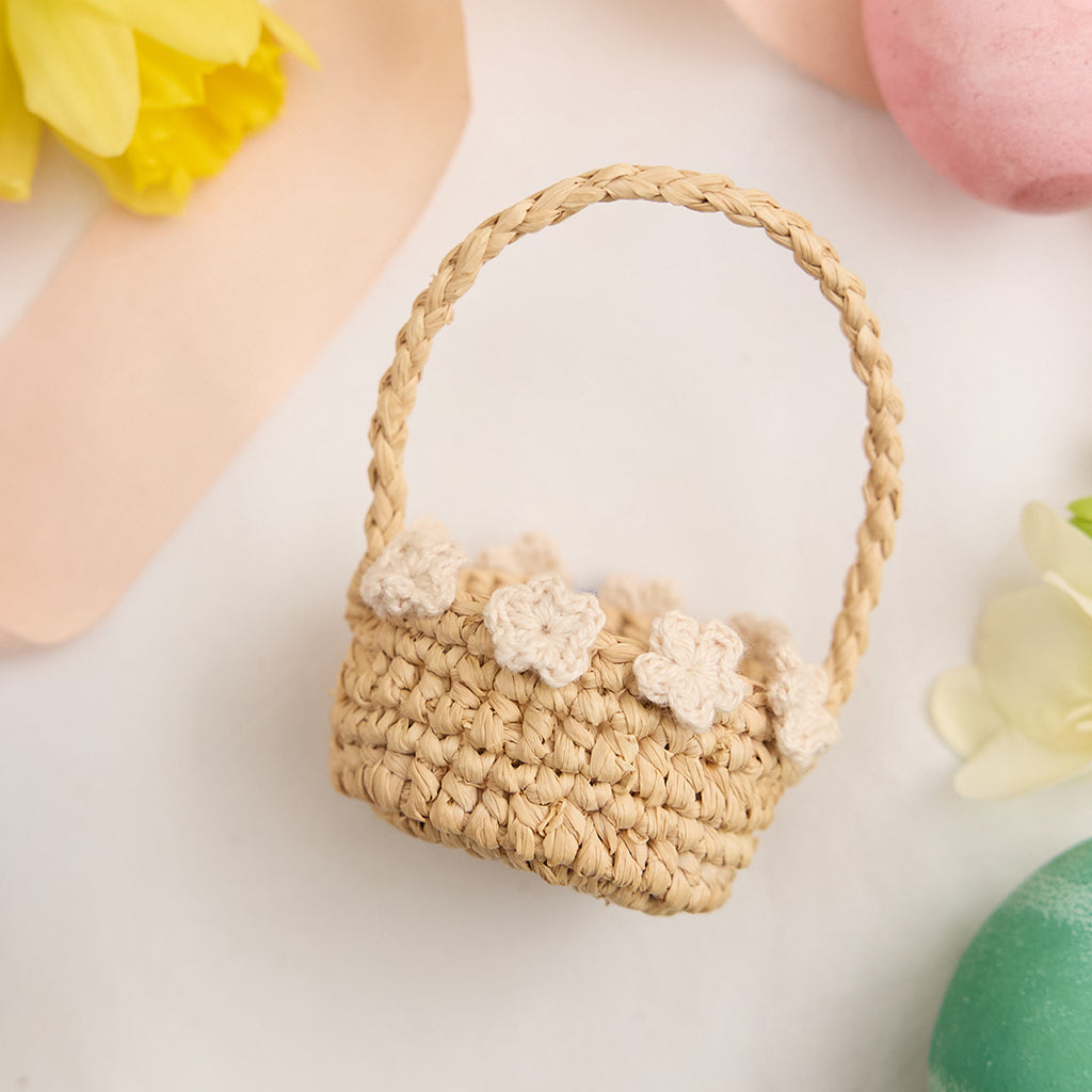 Mini Basket White Flowers
