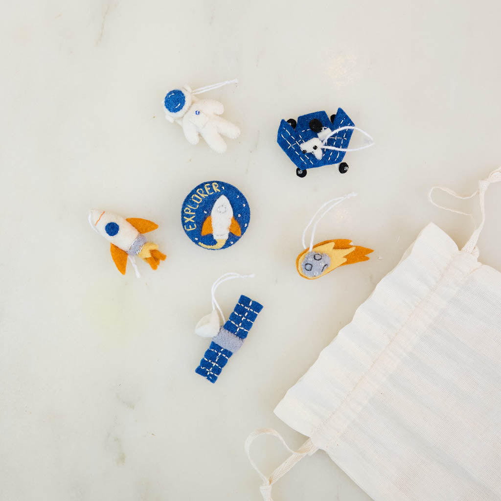 Space Mini Ornaments Badge