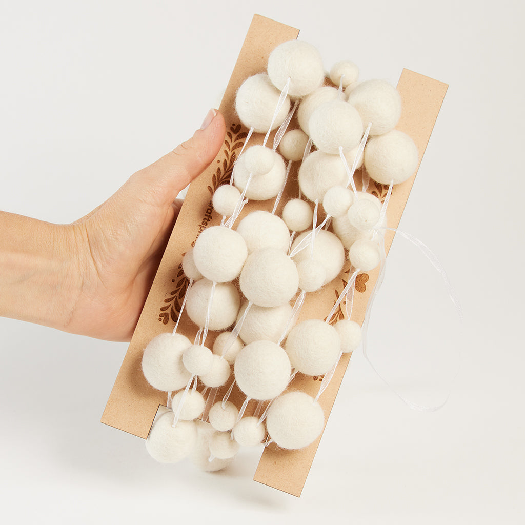 Snowy White Ball Garland
